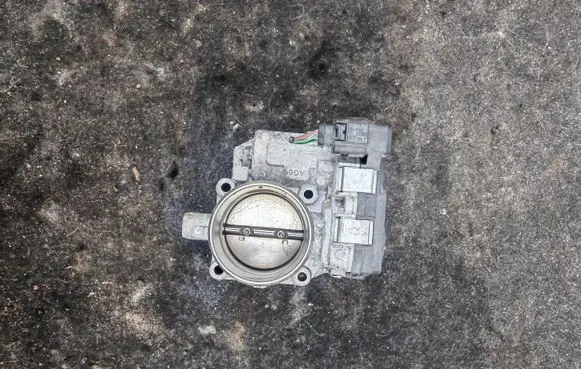 Volkswagen Tiguan Throttle valve 03G133062AA
