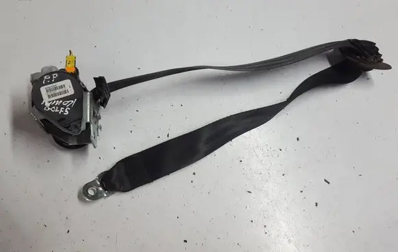 Volkswagen Golf V Front seatbelt 