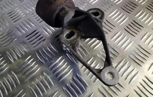 Audi A6 C7 Engine mount bracket