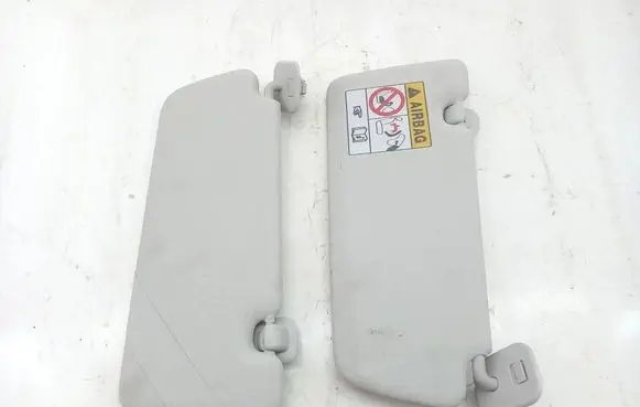 Dacia Sandero III Sun visor brak