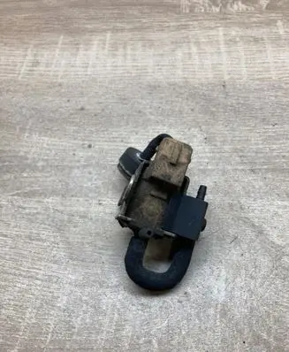 Volkswagen Golf IV Turbo solenoid valve 054906267A 72148304