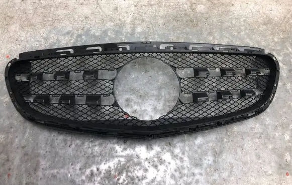Mercedes-Benz E W212 Front bumper upper radiator grill A2128851400-BILI A2128851400