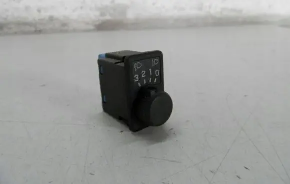 Nissan Primera Headlight level height control switch 