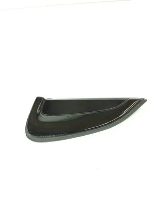 Rear fender molding trim