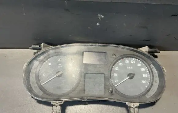 Opel Vivaro Speedometer (instrument cluster) 281123777 P8200283199 NS8522644R