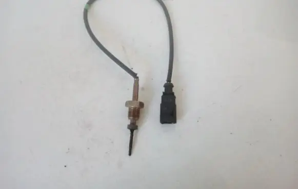 Audi A1 Exhaust gas temperature sensor 04l906088ag