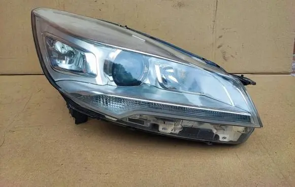 Ford Kuga II Headlight/headlamp CV4413D154BF