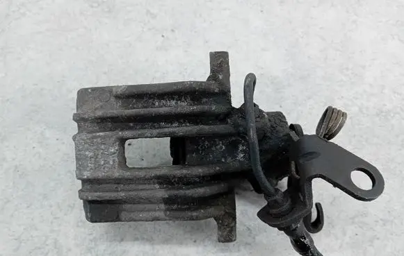 Volkswagen Golf Plus Rear brake caliper 