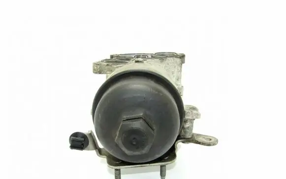 Citroen C4 II Oil filter mounting bracket