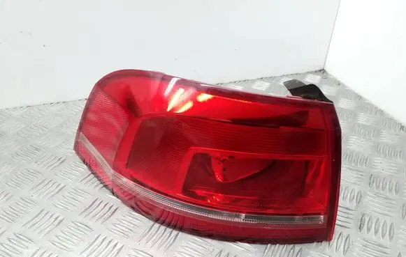 Volkswagen PASSAT B7 Rear/tail lights 3AF945095A