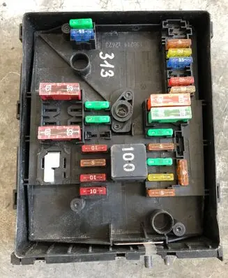 Volkswagen Touran I Fuse box set 1K0837804B 1K1937133A 1K0937829P
