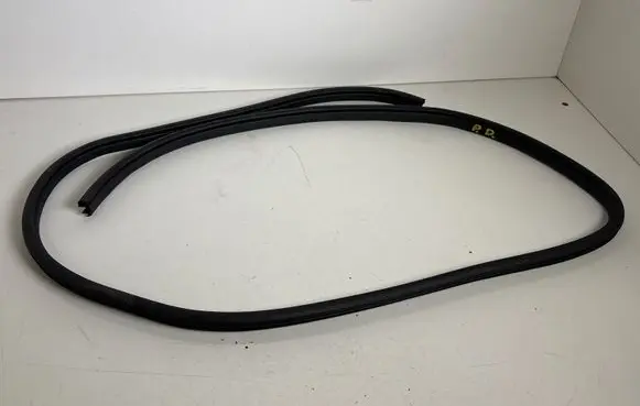 Subaru Outback (BT) Front door rubber seal 
