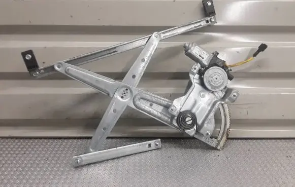 KIA Sorento Front door window regulator with motor 824503E000