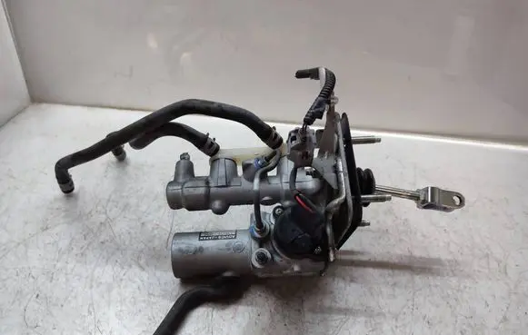 Lexus RX 450H Master brake cylinder 13811010550 325302080022