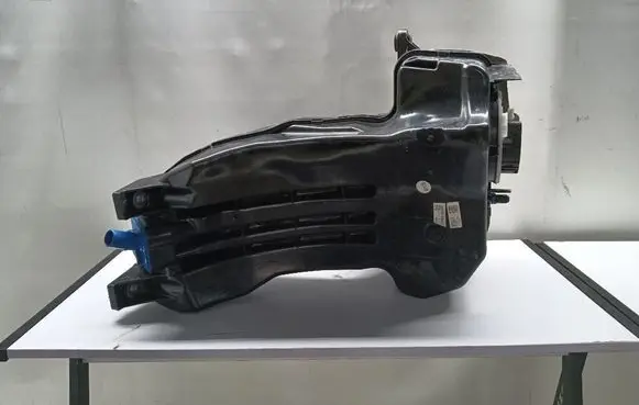 Audi Q7 4L AdBlue liquid reservoir 4M0131878