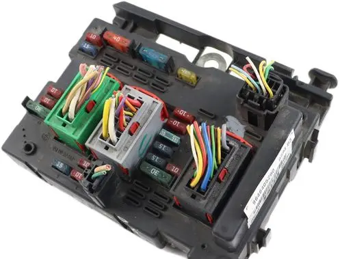 Peugeot 206 Fuse module 9646405280 30571349