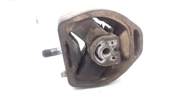 Volkswagen PASSAT B5 Engine mount bracket