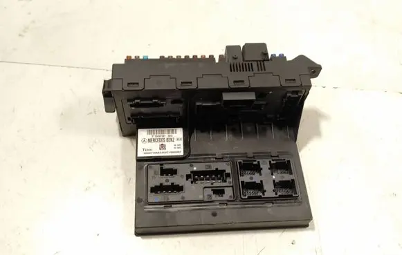 Mercedes-Benz E W211 Fuse module 2115453101