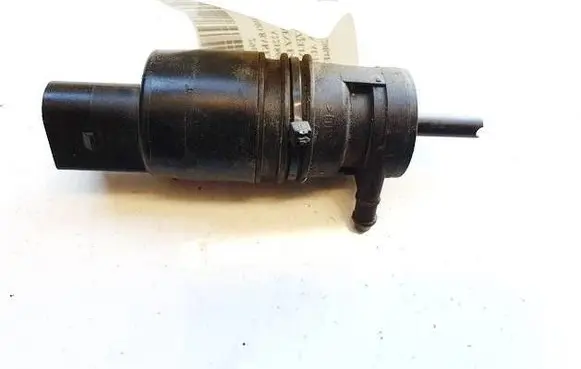 Mercedes-Benz E W212 Windscreen/windshield washer pump 3028232