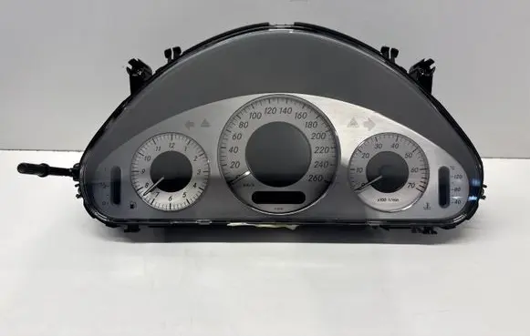 Mercedes-Benz E W211 Speedometer (instrument cluster) 110080292 A2115401748