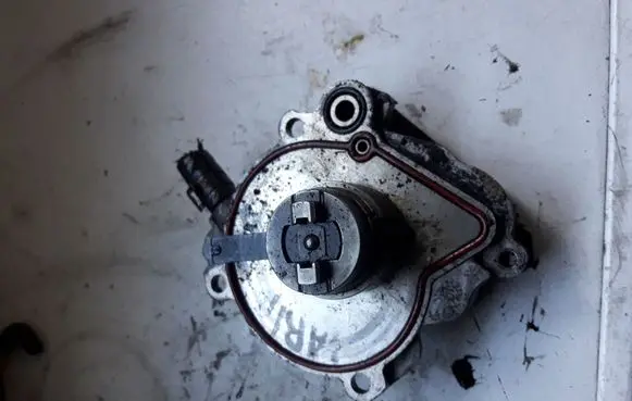 Toyota Yaris Vacuum pump