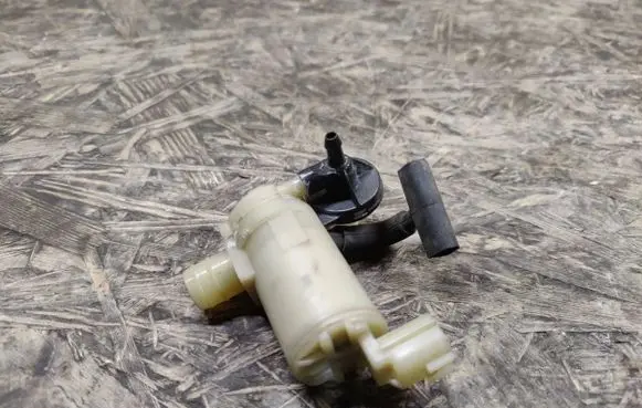 Honda CR-V Windscreen/windshield washer pump EW08A