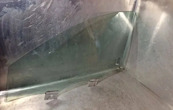 Volvo S60 Front door window glass four-door 43R00043 E000186 DOT57M1502AS2