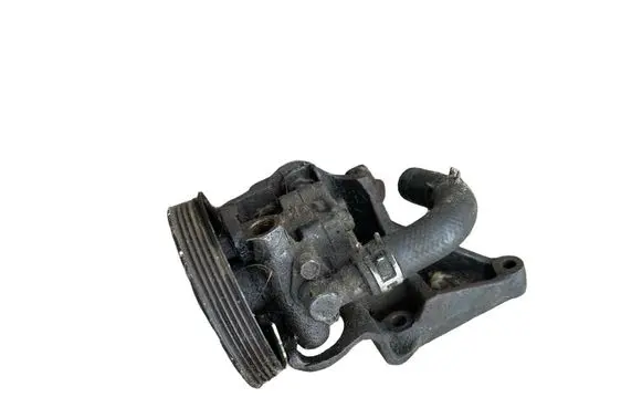 Mazda 626 Power steering pump G21132600D