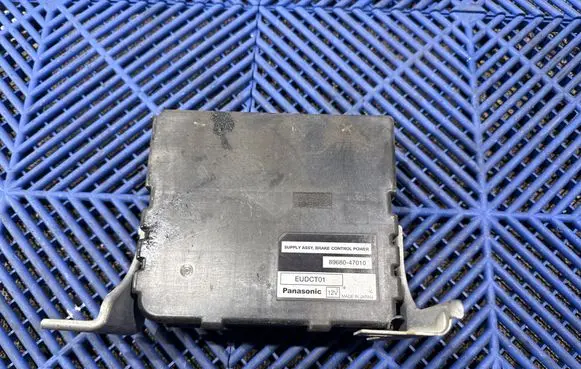 Toyota Prius (XW20) Brake system control unit/module UACA0200 8968047010 PBTGF40