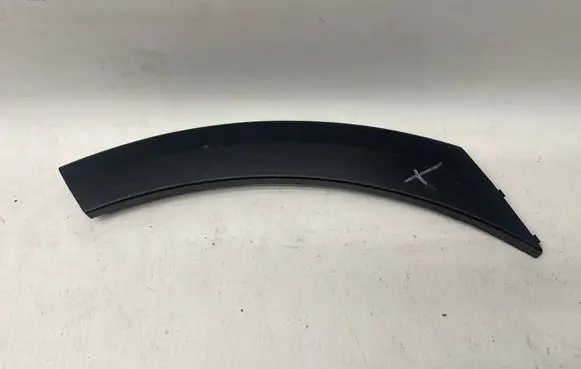Rear bumper trim bar molding
