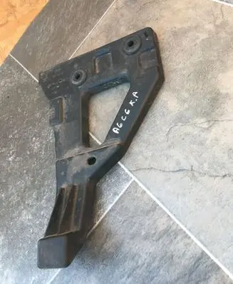 Audi A6 S6 C6 4F Fender mounting bracket 4F0807227
