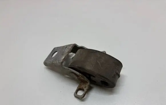 Volvo S90, V90 Muffler mount bracket/holder 31478512