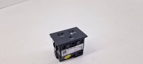Audi A7 S7 4G AUX in-socket connector 4G0035736