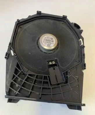BMW X1 E84 Subwoofer speaker 9204786 65139204786