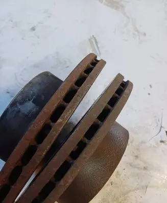 Renault Master II Front brake disc