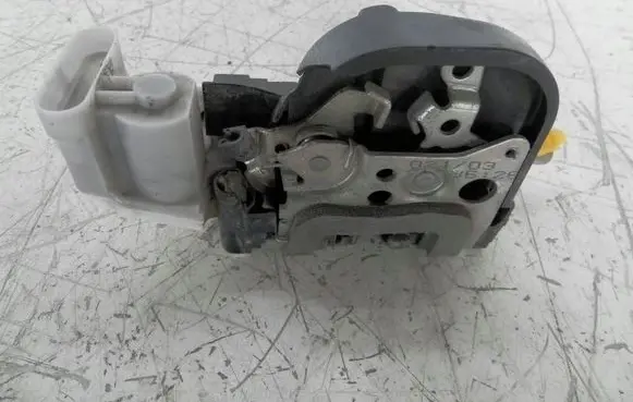 Alfa Romeo 147 Rear door lock 