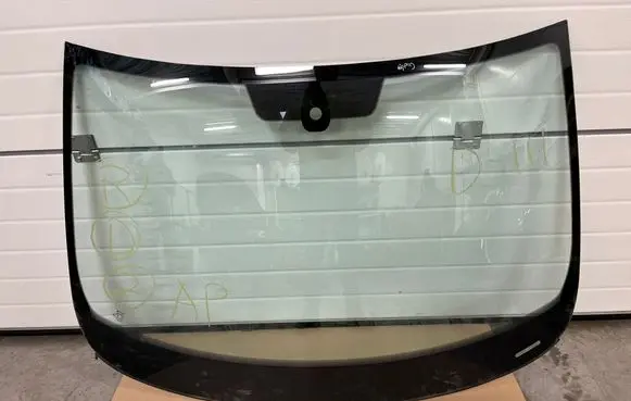 Skoda Rapid (NH) Front windscreen/windshield window 