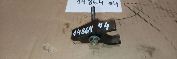 Toyota Avensis T250 Fuel Injector clamp holder 236700R050
