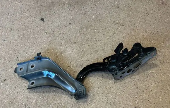 Mercedes-Benz E W214 Engine bonnet/hood hinges A2148801300