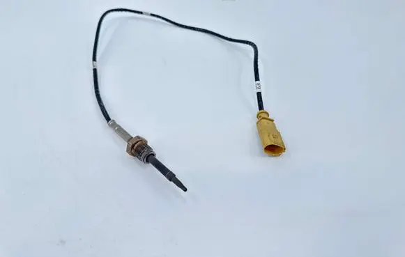 Volkswagen Golf VIII Exhaust gas temperature sensor 05L906088AK