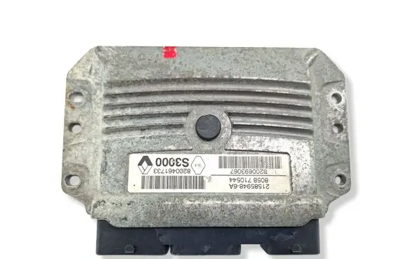 Renault Clio III Engine control unit/module 8200693067 8200461733 215859486A