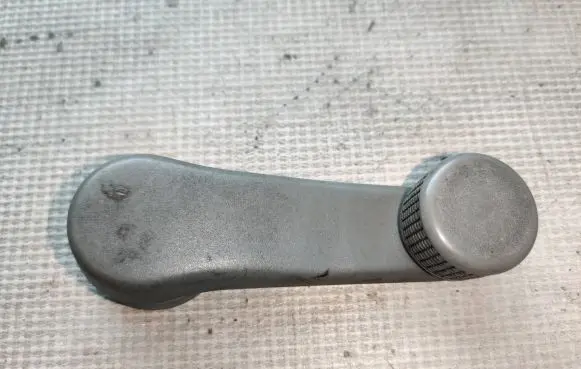 Volkswagen Transporter - Caravelle T4 Front door window winding handle 1H0837581D