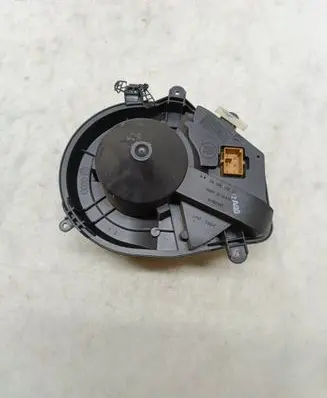 Audi A4 S4 B5 8D Heater fan/blower 8D1820021 740221233F