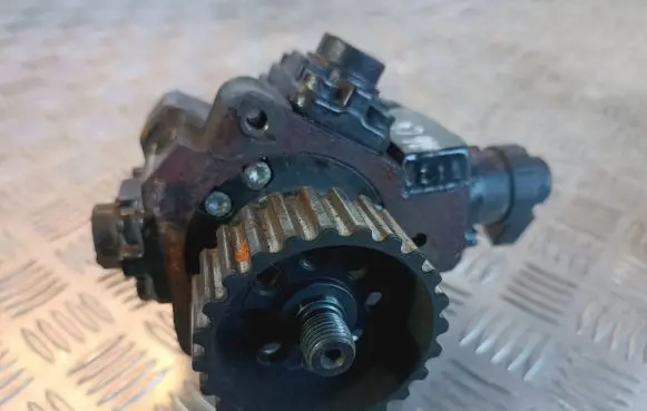 Audi A6 S6 C6 4F Fuel injection high pressure pump 059130755S 0445010154 01001776459
