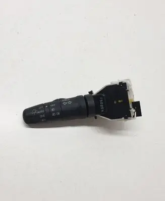 Nissan X-Trail T31 Indicator stalk 7502SN