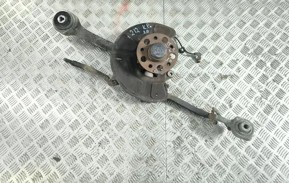 Mercedes-Benz E W212 Front wheel hub A2123320700