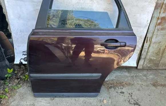 Volvo V50 Rear door 