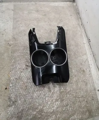 Cup holder front