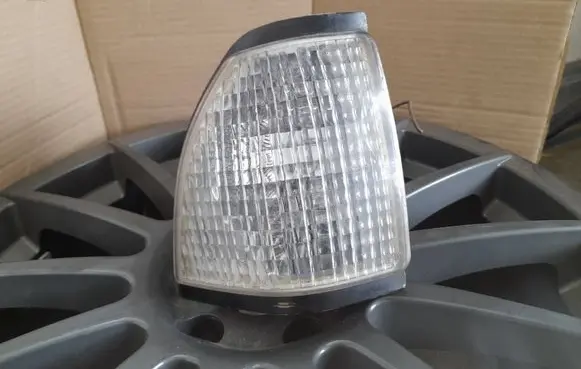 Audi 100 200 5000 C2 Front indicator light 431953050B