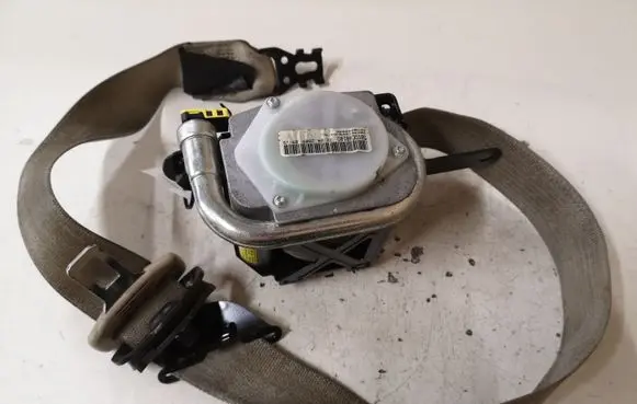 Opel Insignia A Front seatbelt 13303852
